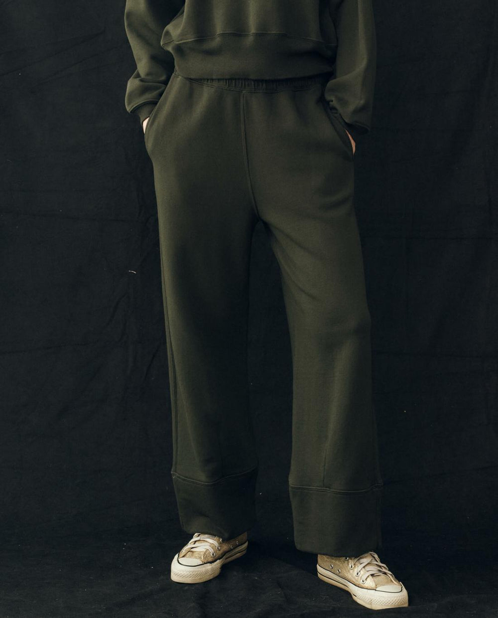 Sweatpants | Women The Great. The Win Sweatpant. Woodland Green