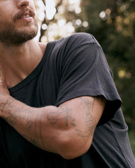 Tees & Sweats | Men The Great. The Men's Boxy Crew. Almost Black