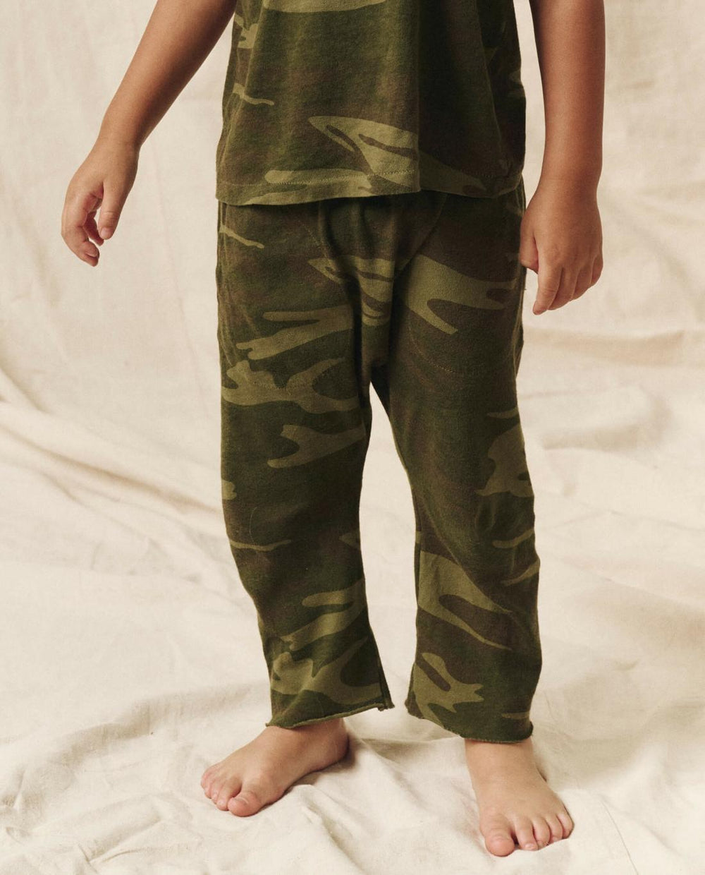 Tees & Sweats | Kids The Great. The Little Jersey Crop. Solid Deep Woods Camo