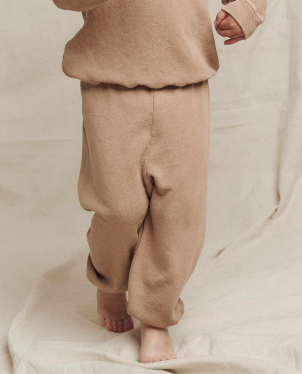 Tees & Sweats | Kids The Great. The Little Stadium Sweatpant. Solid Biscotti