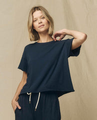 Tees | Women The Great. The Crop Tee. Solid True Navy