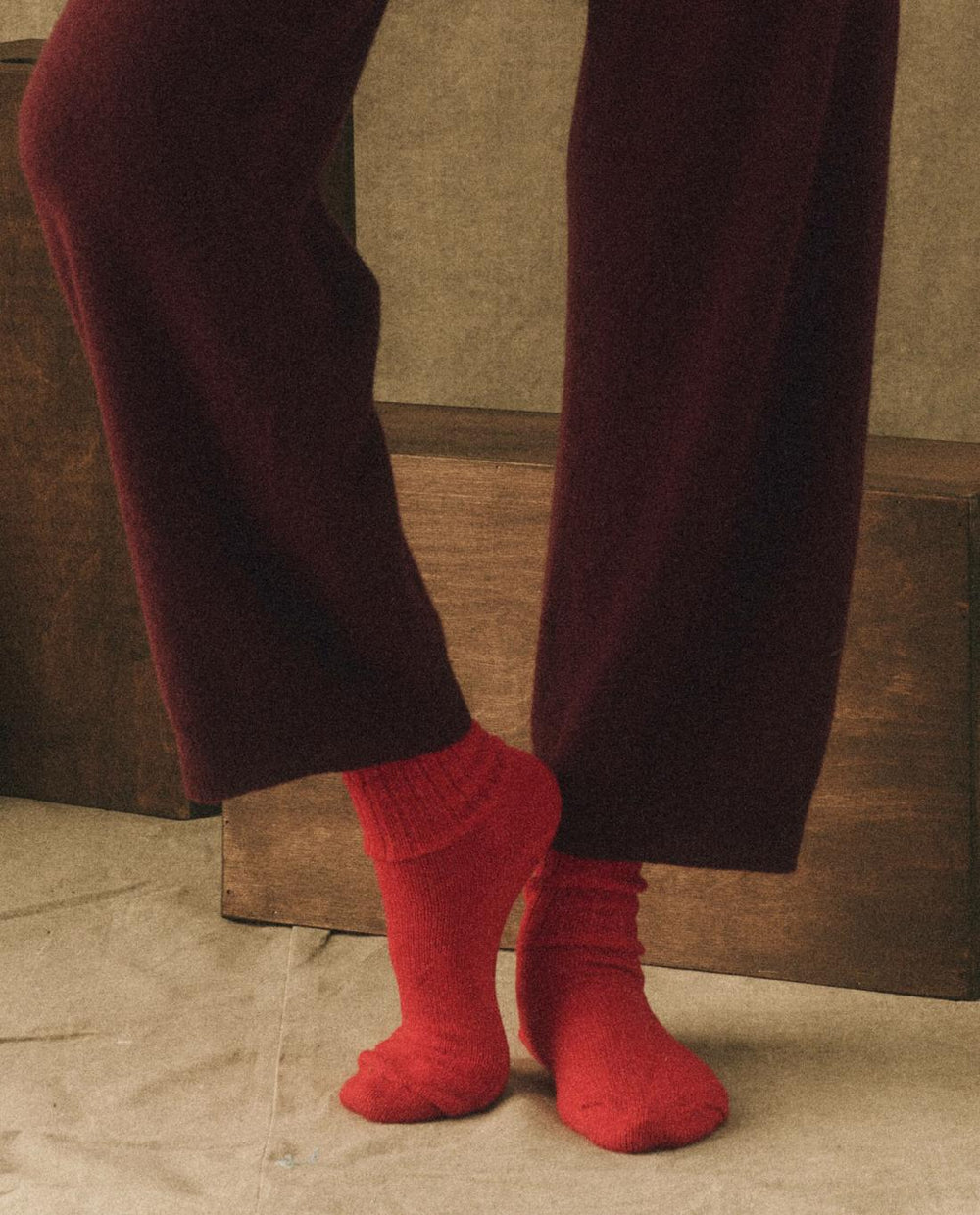 Accessories | Women The Great. The Cashmere Sock. Bright Red