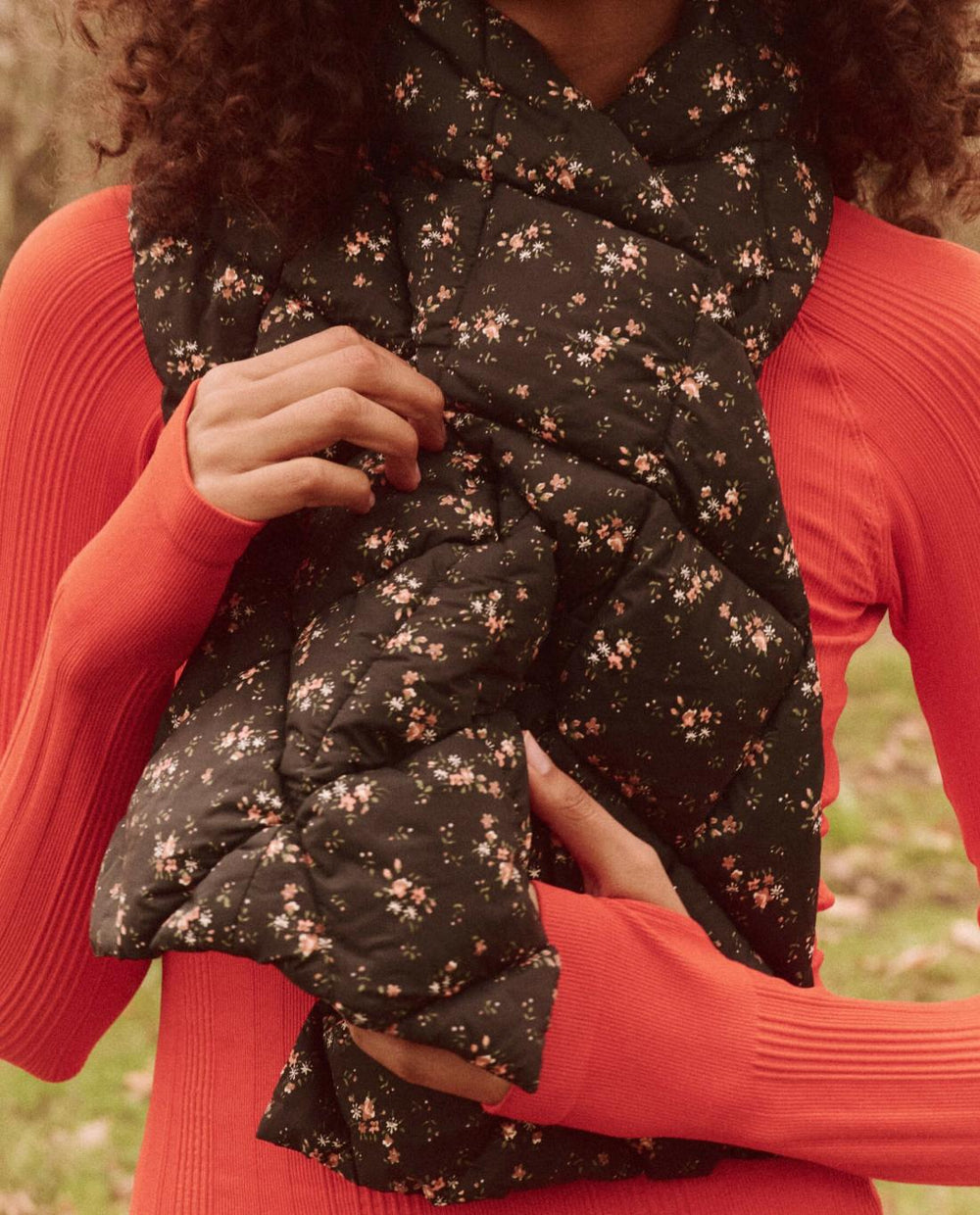 Accessories | Women The Great. The Down Quilted Puffer Scarf. Wilderness Floral
