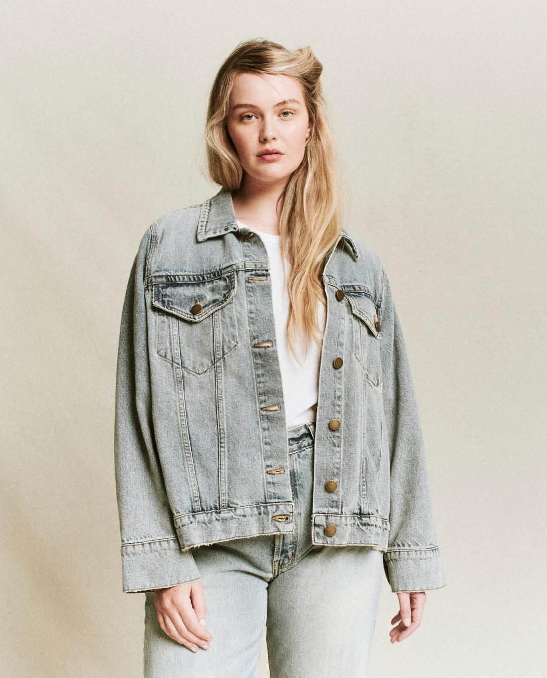Denim | Women The Great. The Slouchy Jean Jacket. Derby Wash
