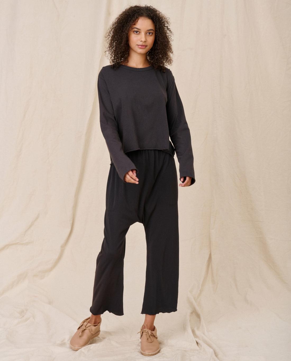 Long Sleeve Tees | Women The Great. The Long Sleeve Crop Tee. Almost Black