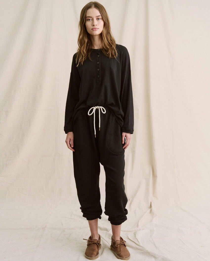 Long Sleeve Tees | Women The Great. The Shrunken Henley. Almost Black