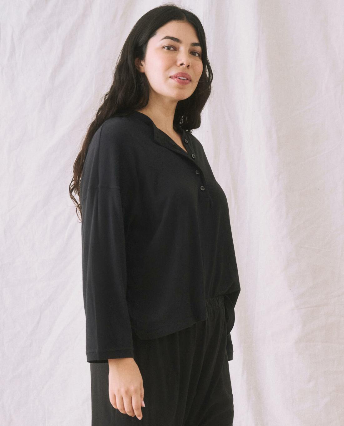 Long Sleeve Tees | Women The Great. The Shrunken Henley. Almost Black