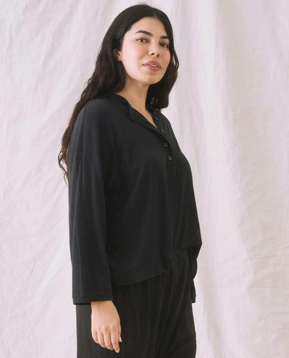 Long Sleeve Tees | Women The Great. The Shrunken Henley. Almost Black