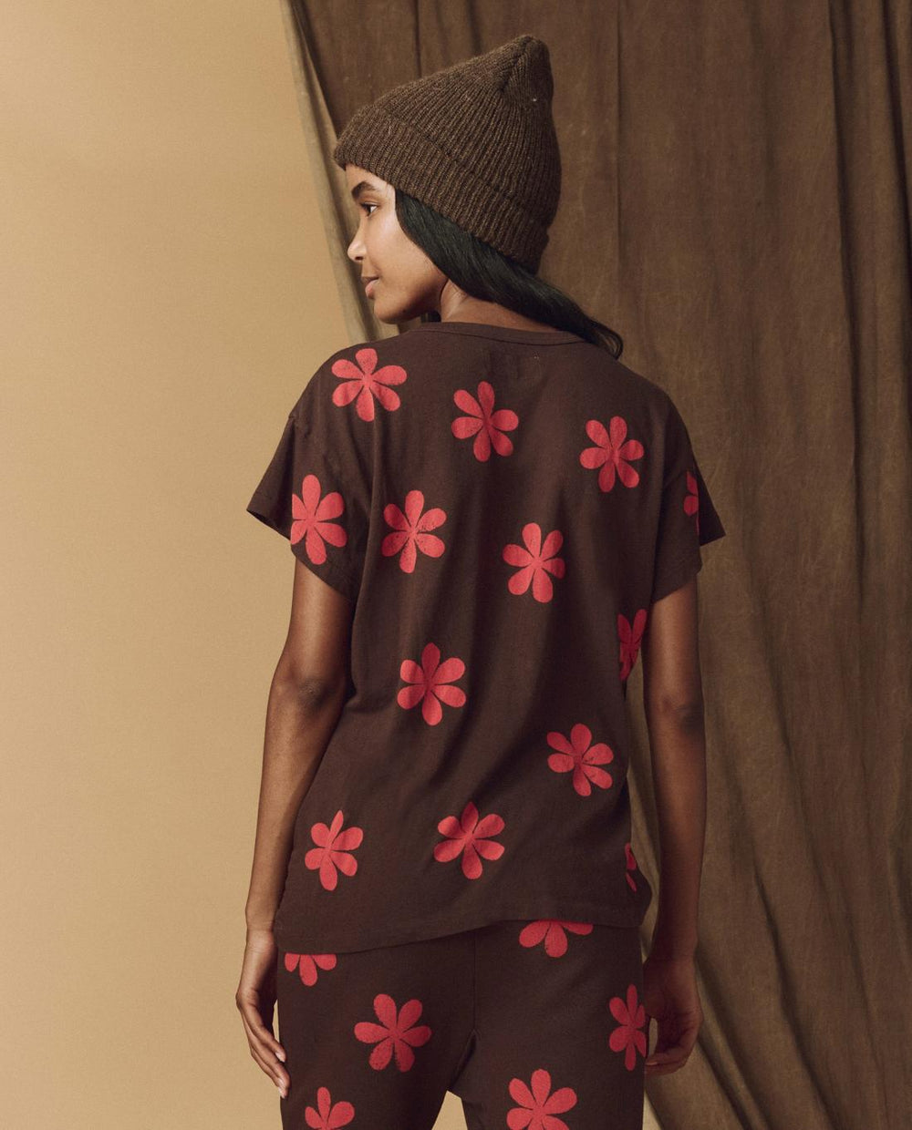 Novelty Tees &amp; Sweats | Women The Great. The Hand Stamped Boxy Crew. Mocha With Hot Red Daisy