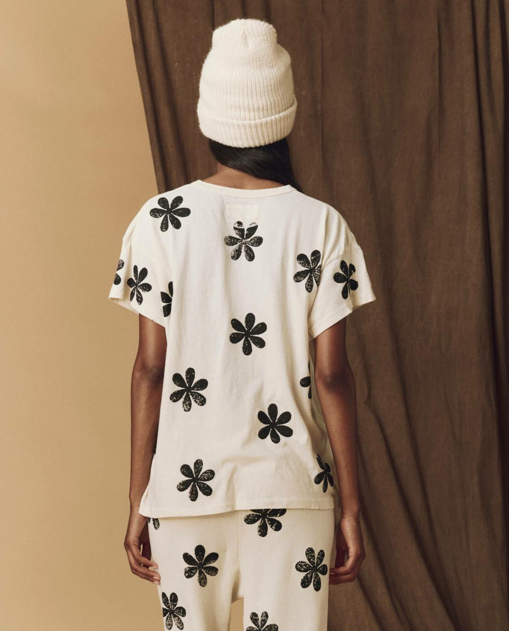 Novelty Tees &amp; Sweats | Women The Great. The Hand Stamped Boxy Crew. Washed White With Black Daisy