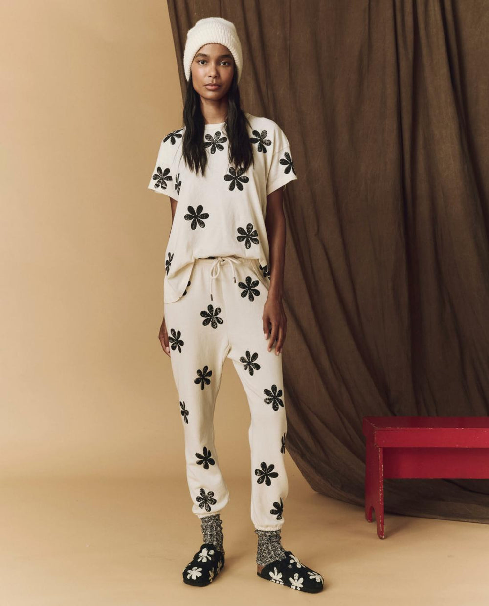 Novelty Tees &amp; Sweats | Women The Great. The Hand Stamped Boxy Crew. Washed White With Black Daisy