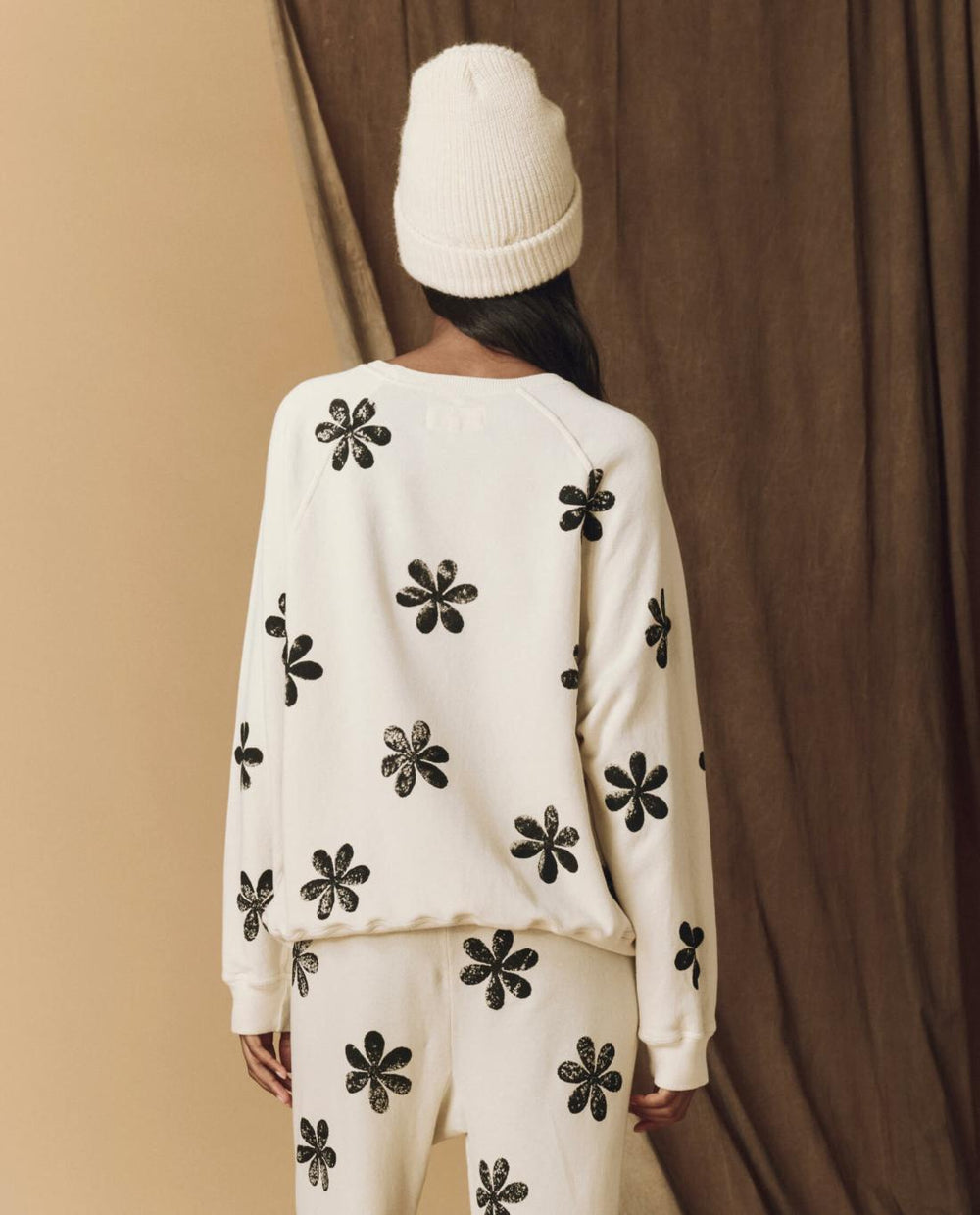 Novelty Tees &amp; Sweats | Women The Great. The Hand Stamped Slouch Sweatshirt. Washed White With Black Daisy
