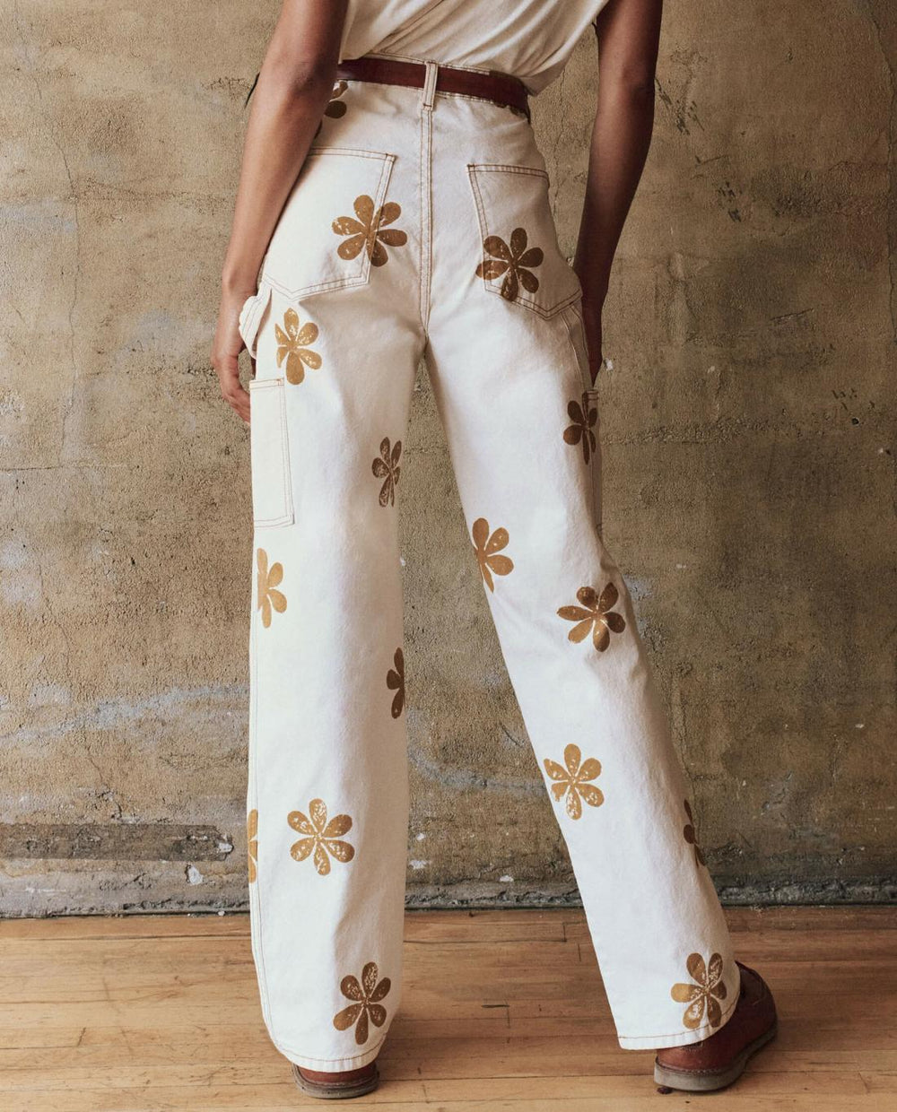 Pants | Women The Great. The Carpenter Pant With Daisy Stamp. Natural