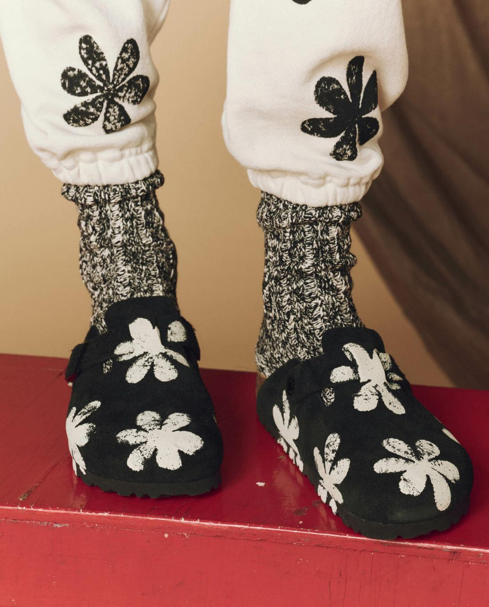 Shoes | Women The Great. The Hand Stamped BIRKENSTOCK Boston. Black With Cream Daisy