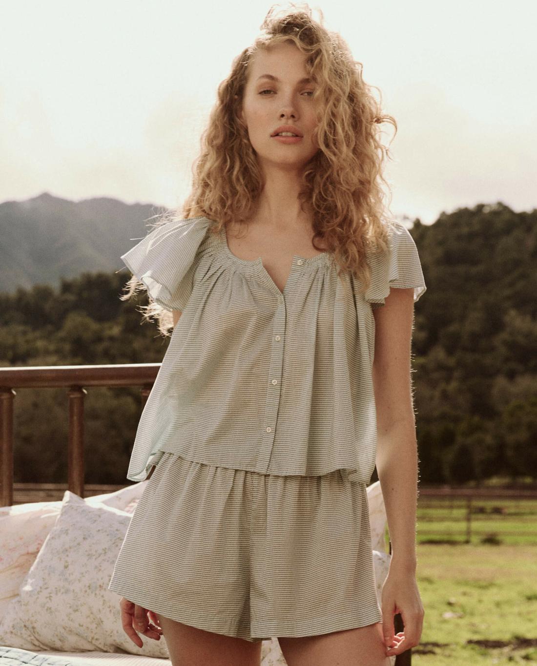 Sleep Bottoms | Women The Great. The Smocked Sleep Short. Blue Star Print