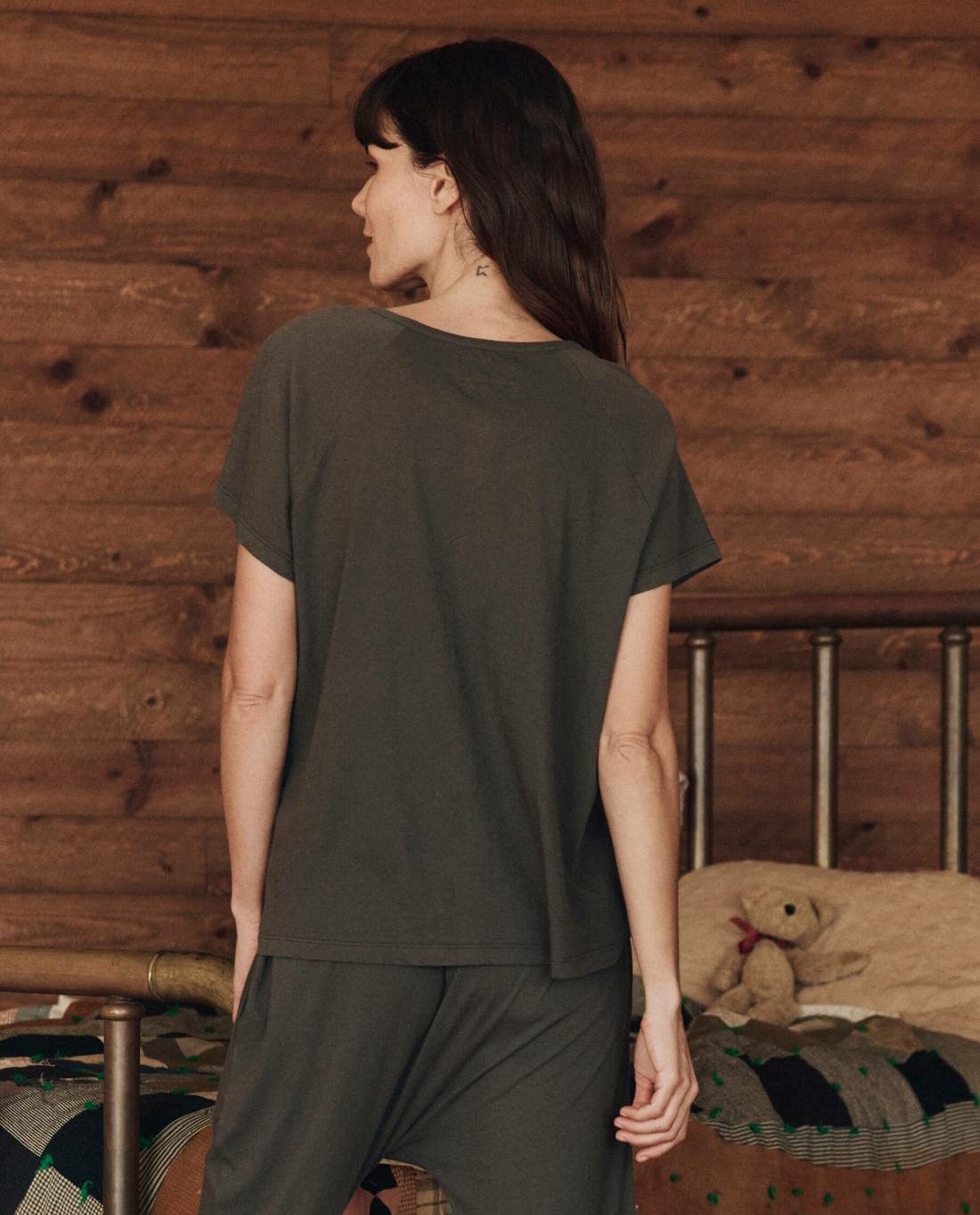 Sleep Tops | Women The Great. The Raglan Sleep Henley. Washed Black