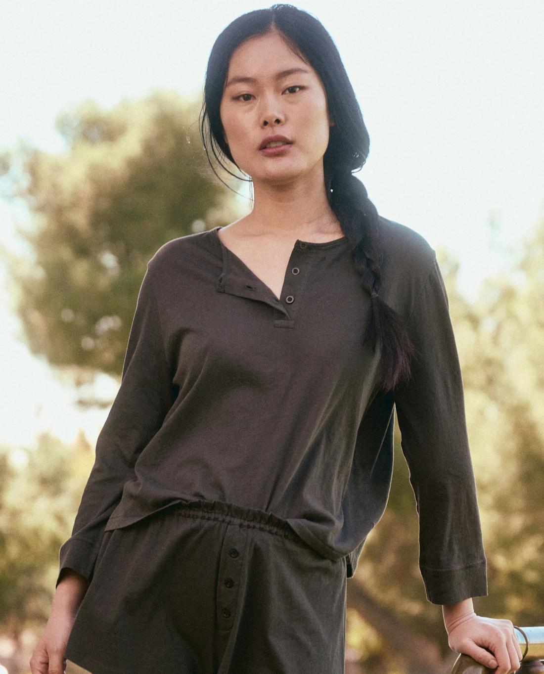 Sleep Tops | Women The Great. The Sleep Henley. Washed Black