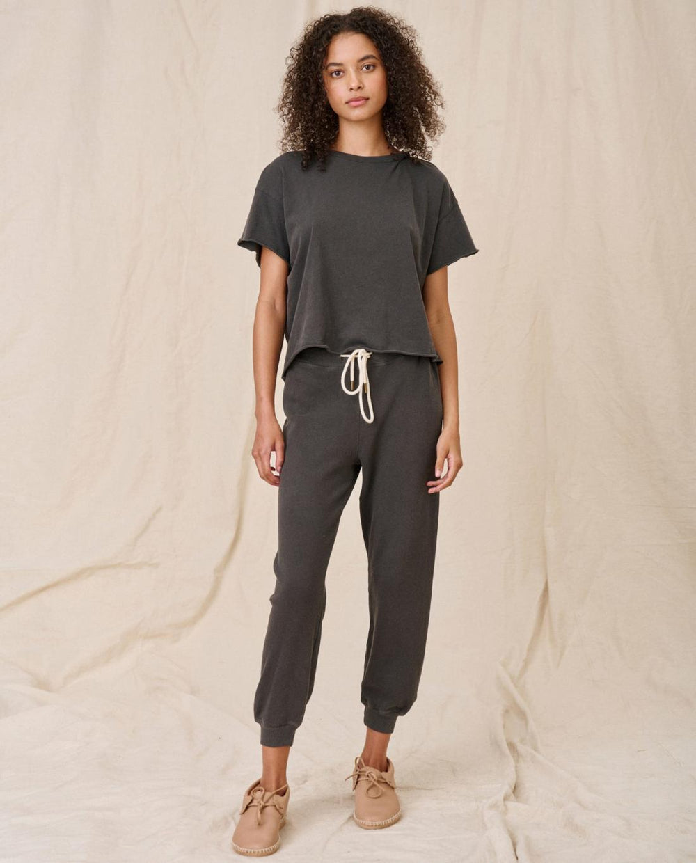 Sweatpants | Women The Great. The Cropped Sweatpant. Washed Black