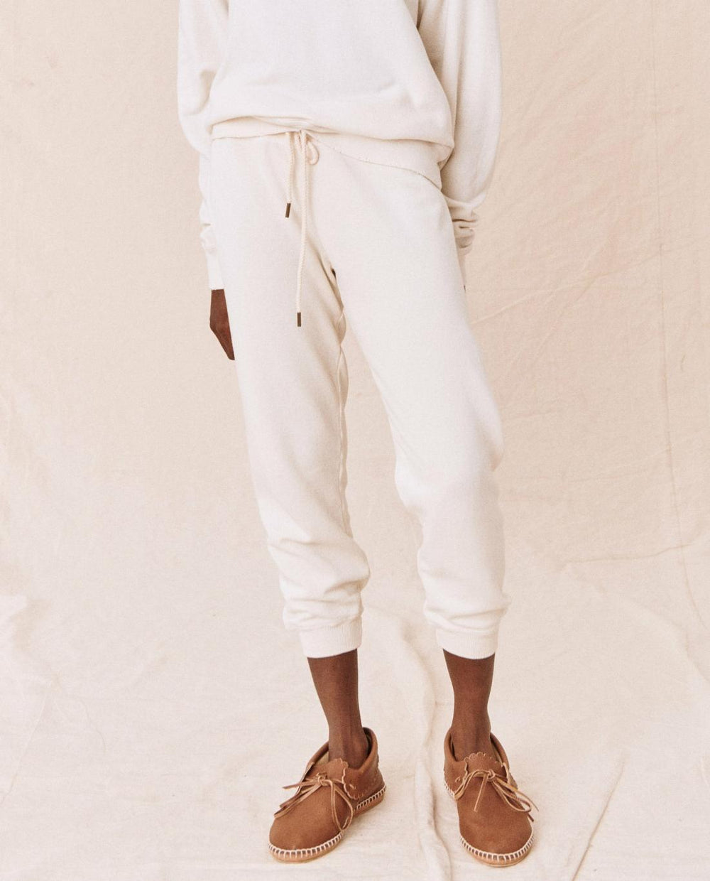 Sweatpants | Women The Great. The Cropped Sweatpant. Washed White