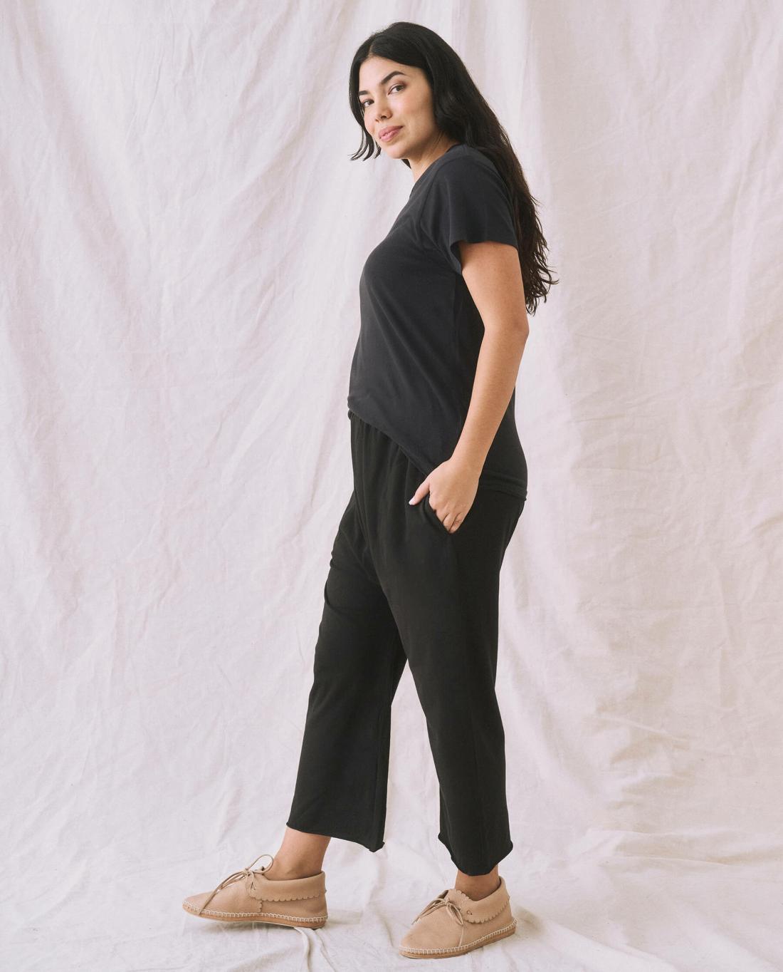 Sweatpants | Women The Great. The Jersey Crop. Almost Black