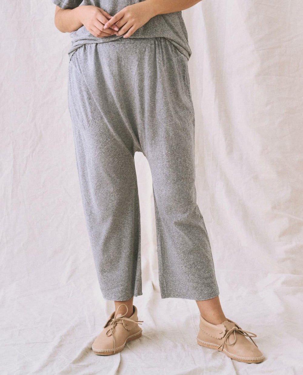 Sweatpants | Women The Great. The Jersey Crop. Heather Grey