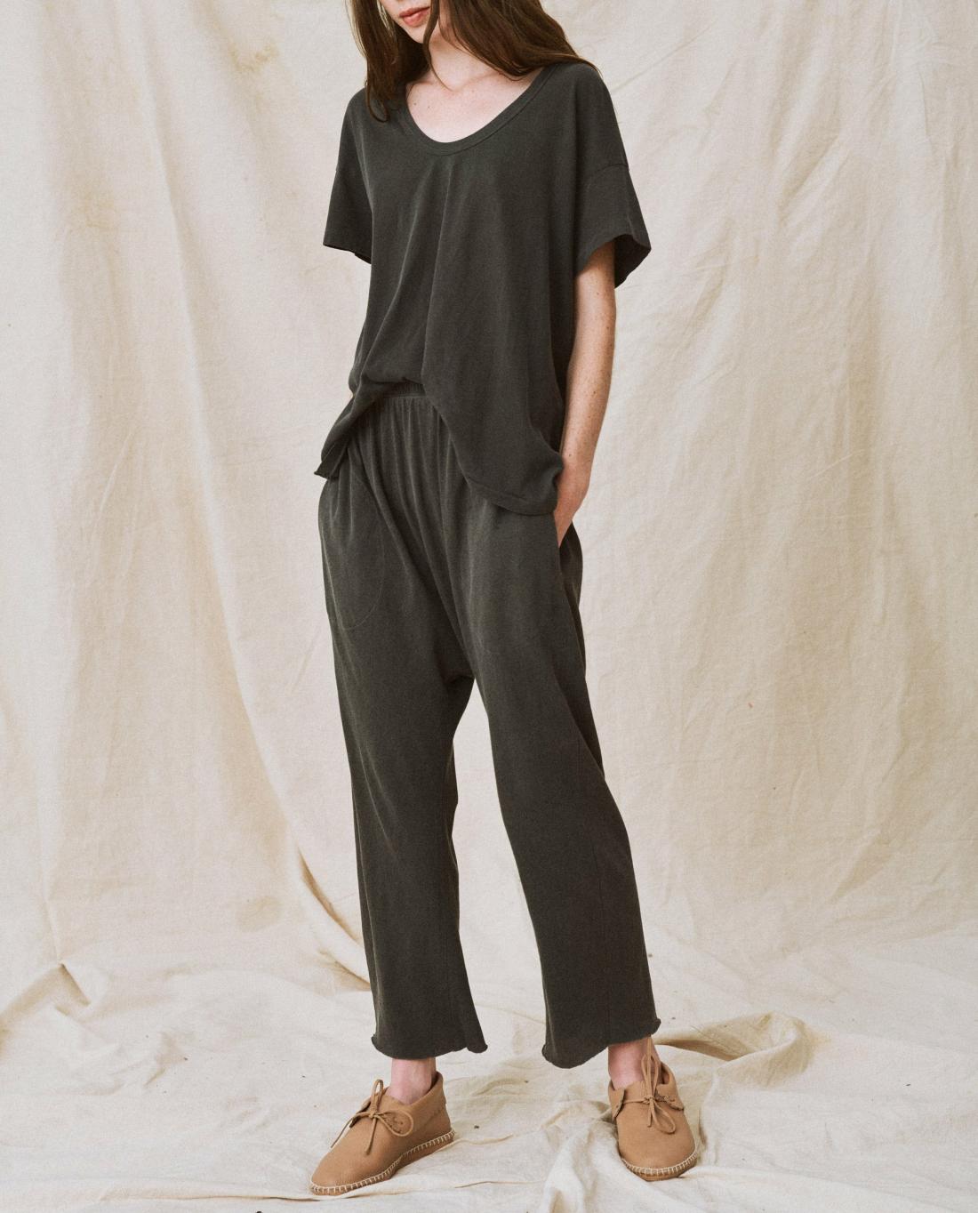 Sweatpants | Women The Great. The Jersey Crop. Washed Black