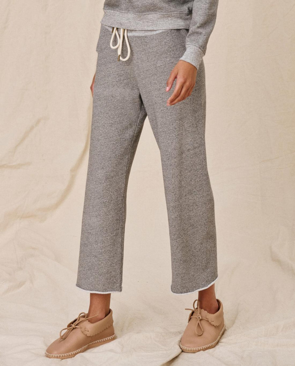 Sweatpants | Women The Great. The Wide Leg Cropped Sweatpant. Varsity Grey