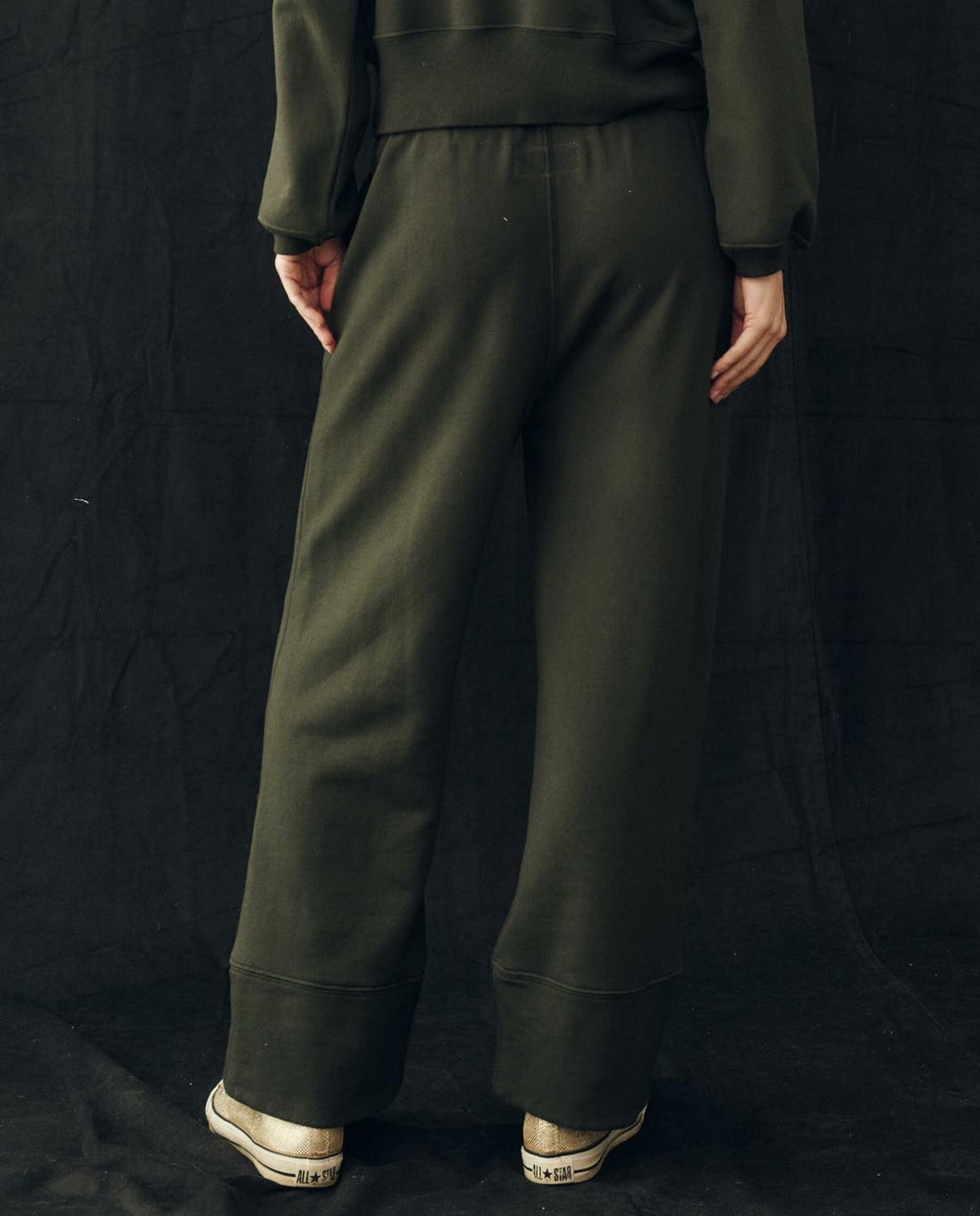 Sweatpants | Women The Great. The Win Sweatpant. Woodland Green