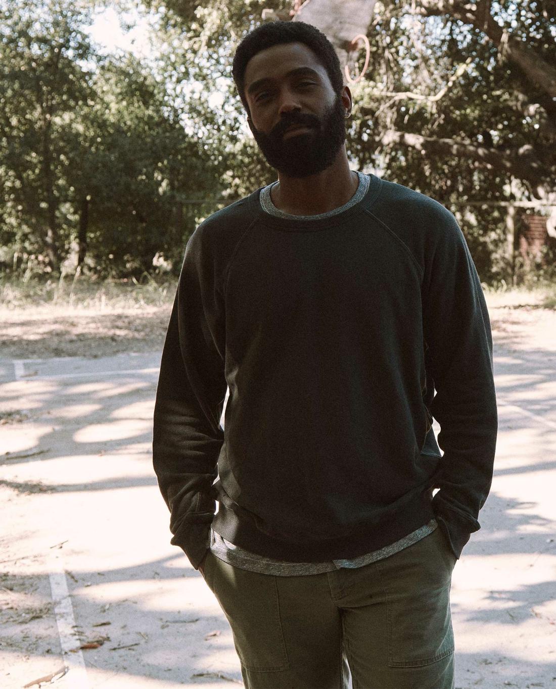 Tees &amp; Sweats | Men The Great. The Men's College Sweatshirt. Washed Black