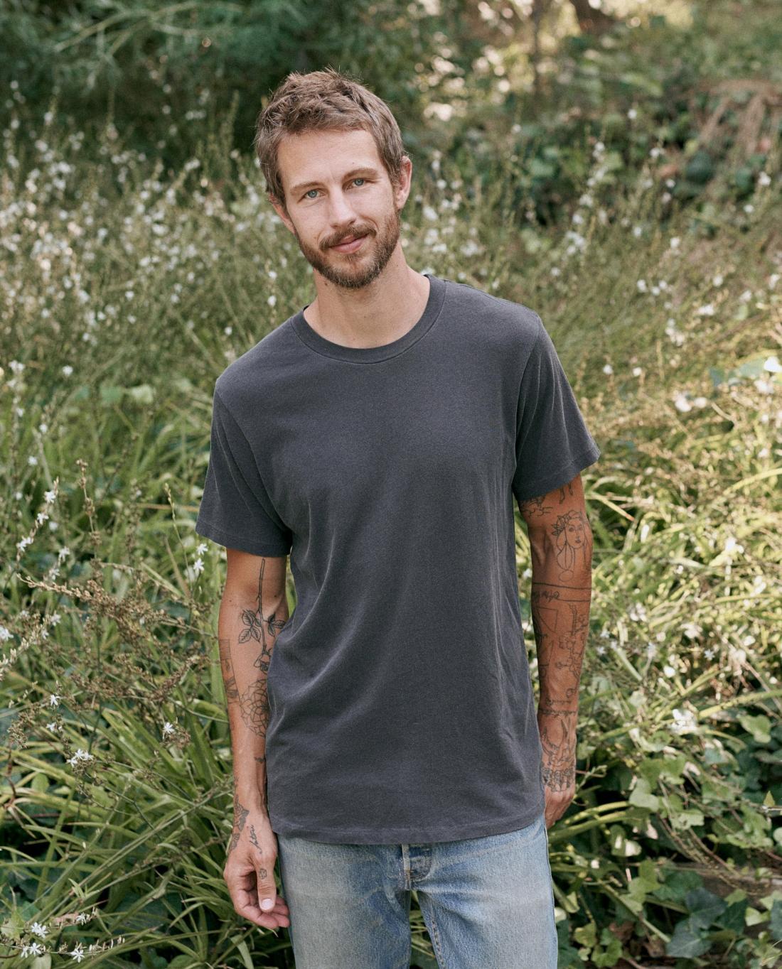 Tees &amp; Sweats | Men The Great. The Men's Slim Tee. Washed Black