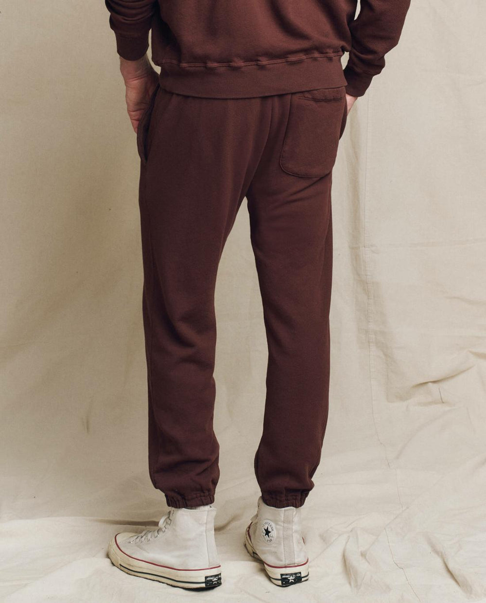 Tees &amp; Sweats | Men The Great. The Men's Stadium Sweatpant. Toasted Walnut
