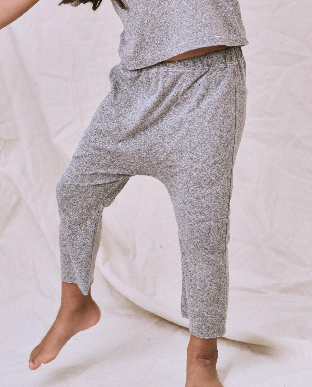 Tees &amp; Sweats | Kids The Great. The Little Jersey Crop. Heather Grey