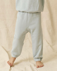 Tees &amp; Sweats | Kids The Great. The Little Stadium Sweatpant. Solid Light Sky