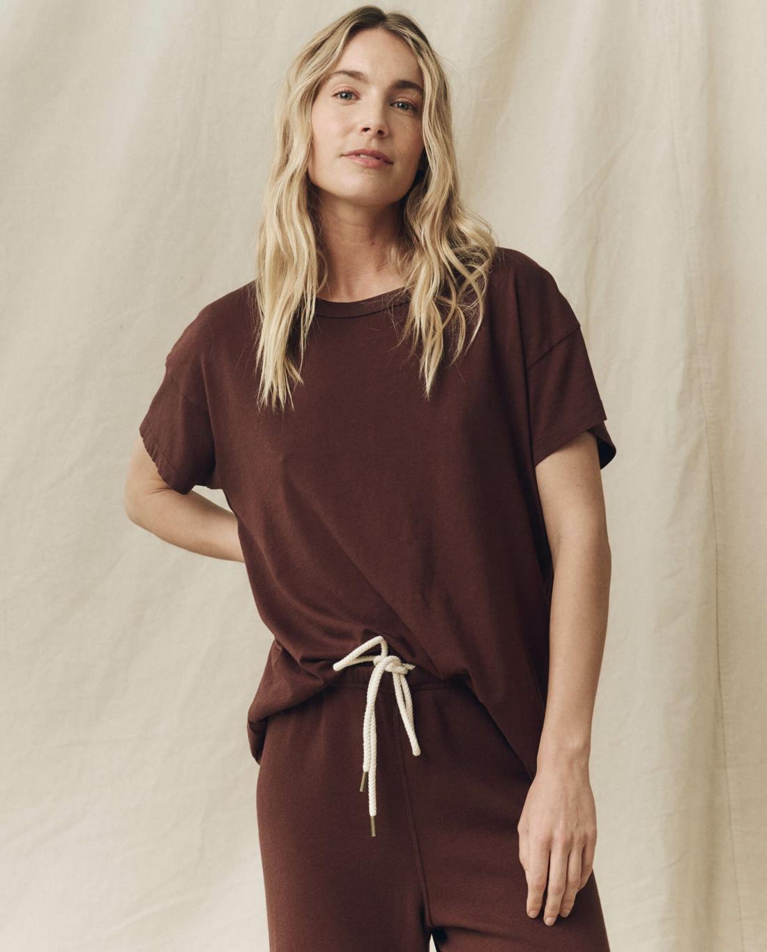 Tees | Women The Great. The Boxy Crew. Solid Toasted Walnut