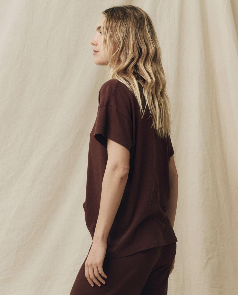 Tees | Women The Great. The Boxy Crew. Solid Toasted Walnut
