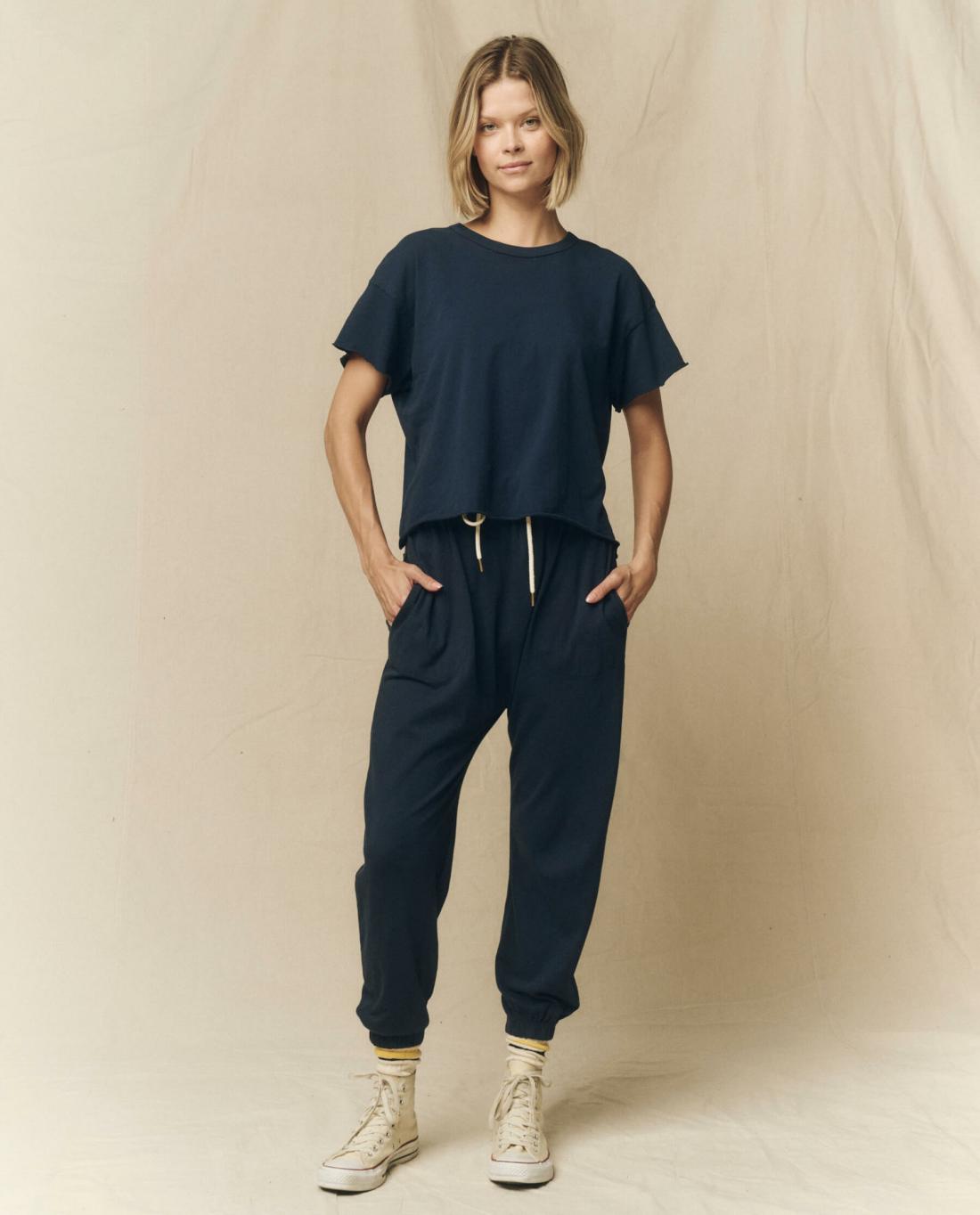 Tees | Women The Great. The Crop Tee. Solid True Navy