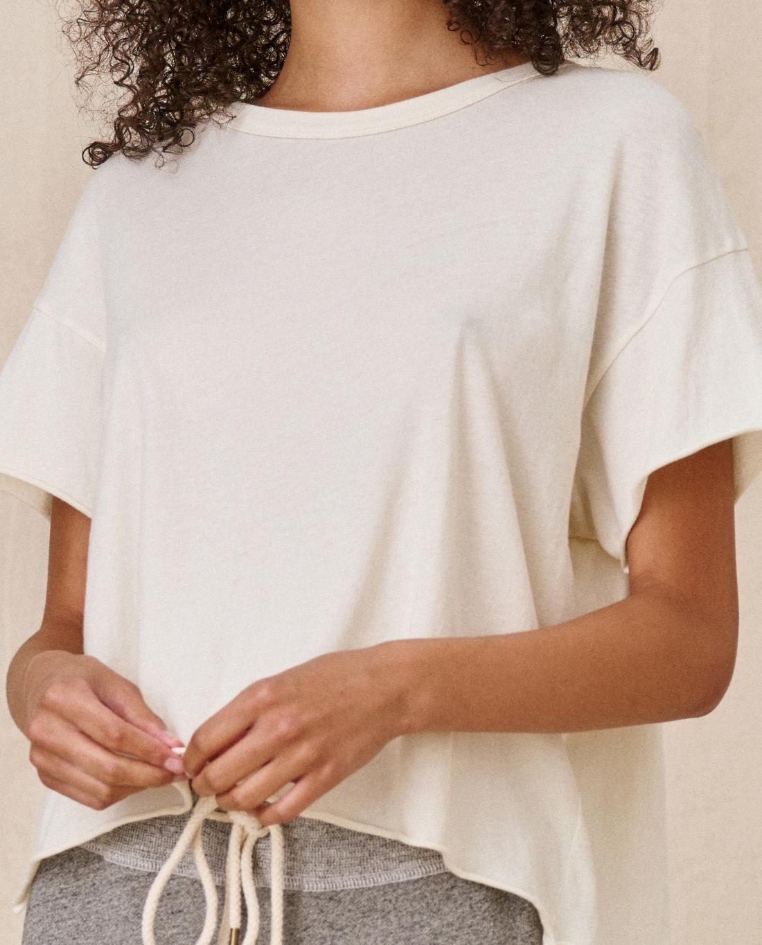 Tees | Women The Great. The Crop Tee. Solid Washed White