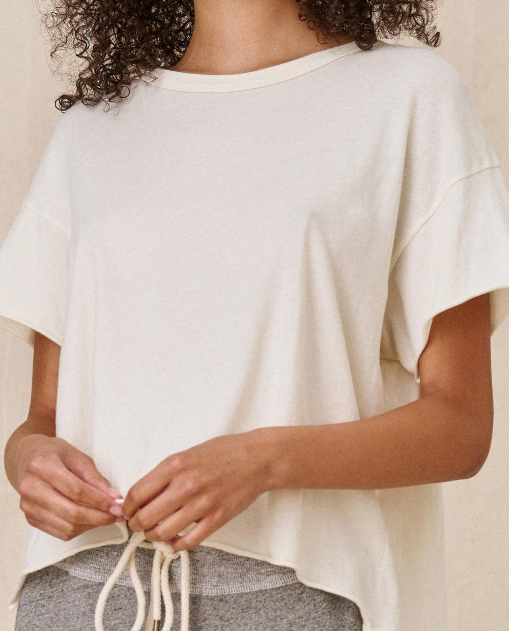 Tees | Women The Great. The Crop Tee. Solid Washed White