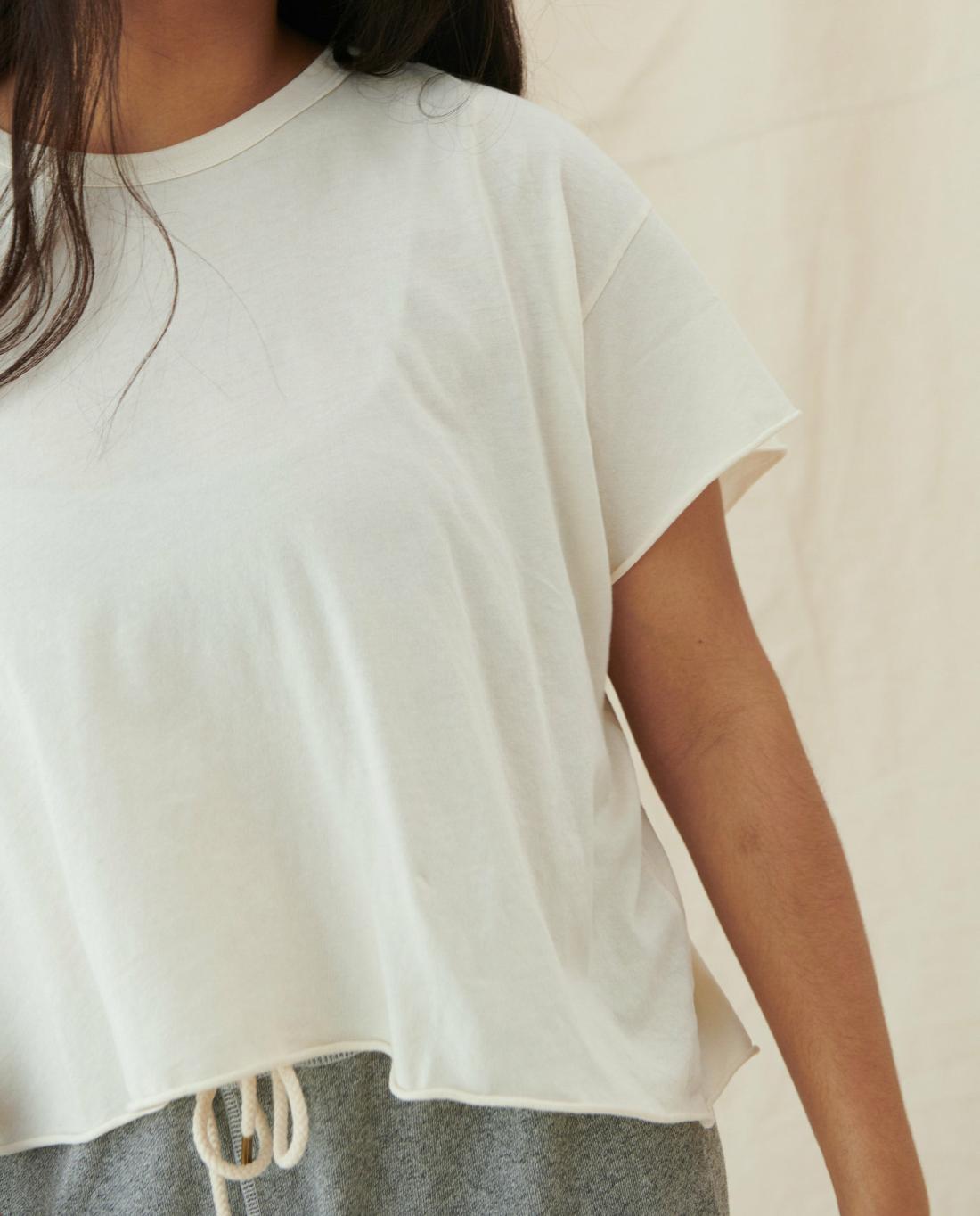 Tees | Women The Great. The Crop Tee. Solid Washed White