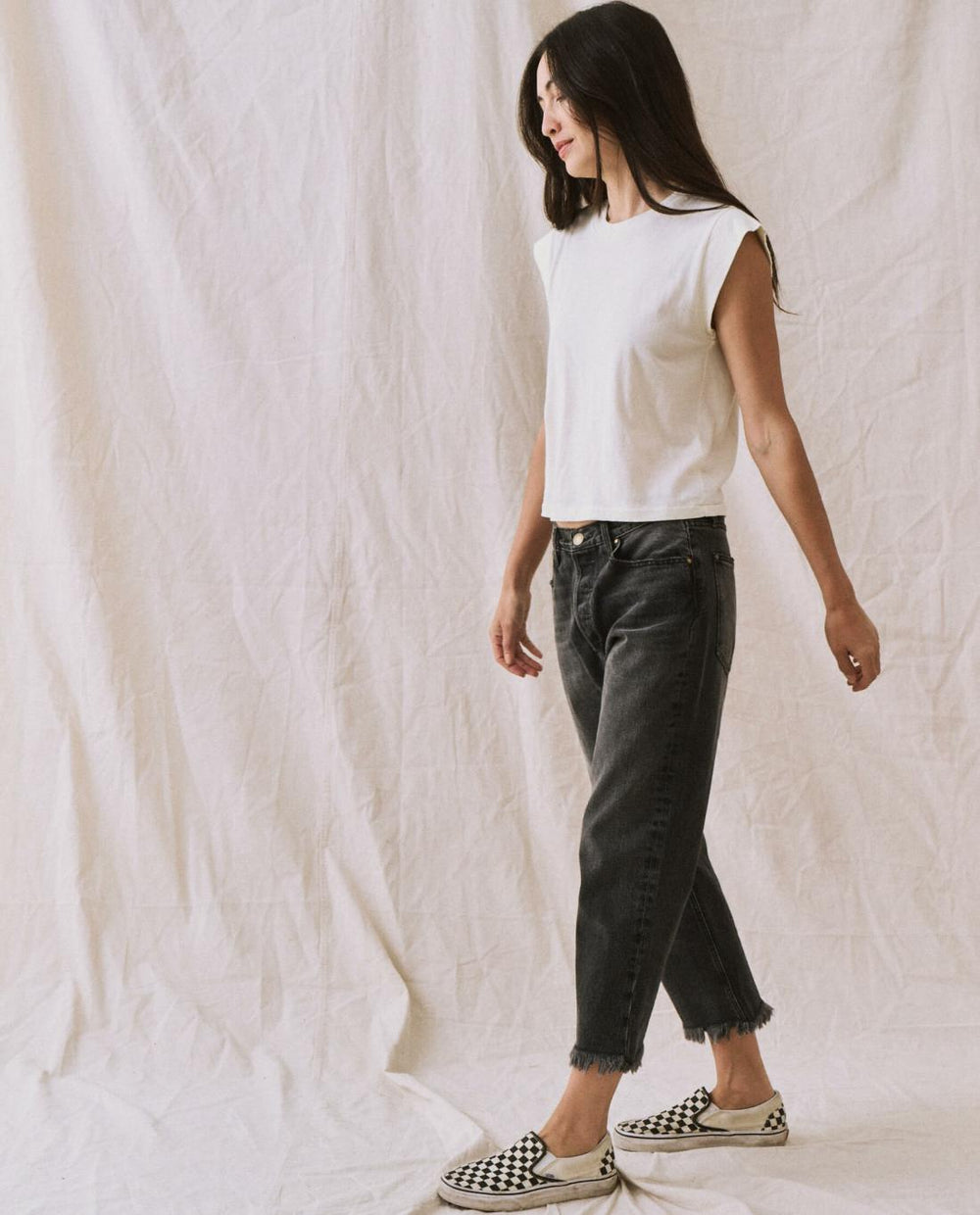 Tees | Women The Great. The Peak Shoulder Tee. Washed White