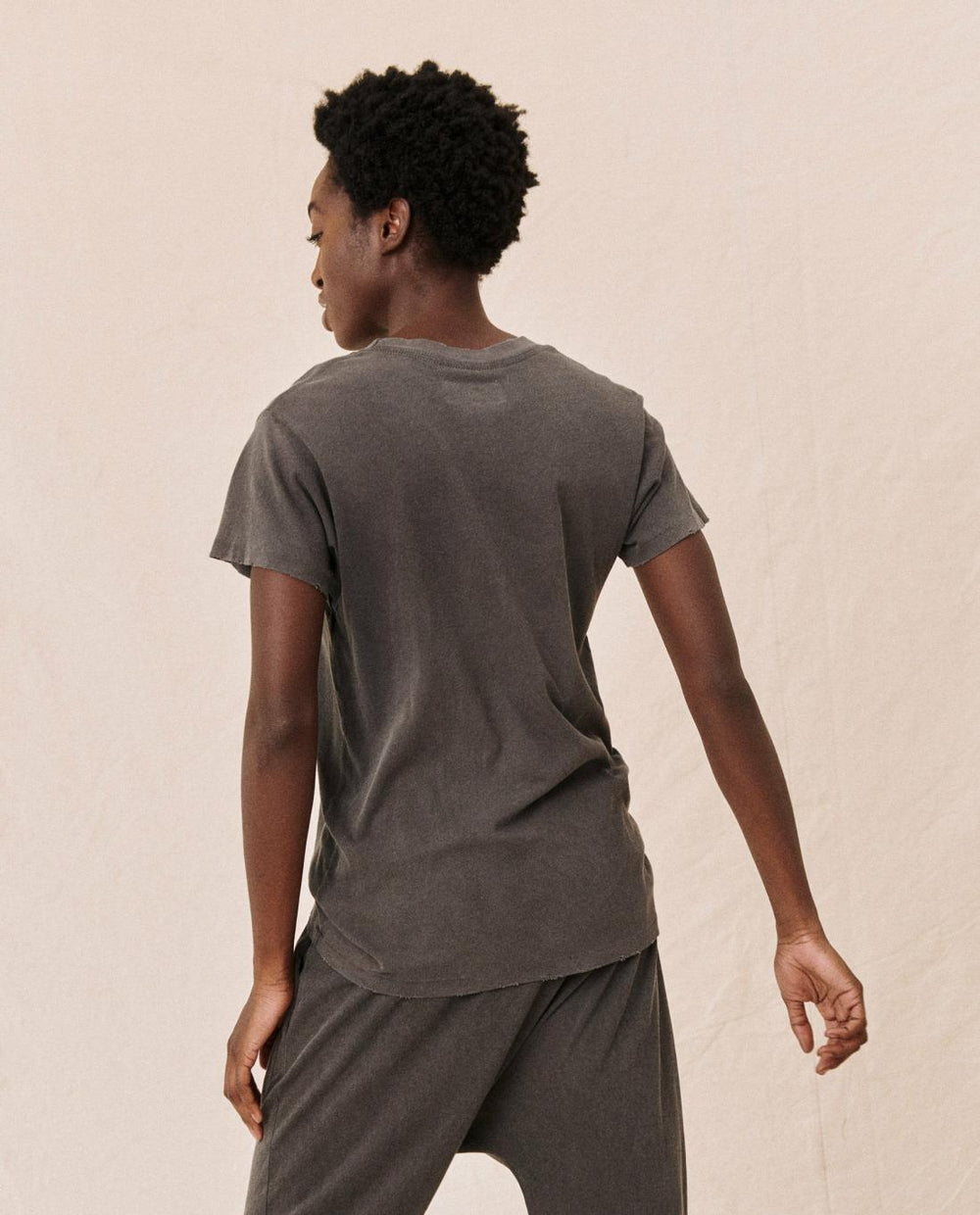 Tees | Women The Great. The Slim Tee. Washed Black
