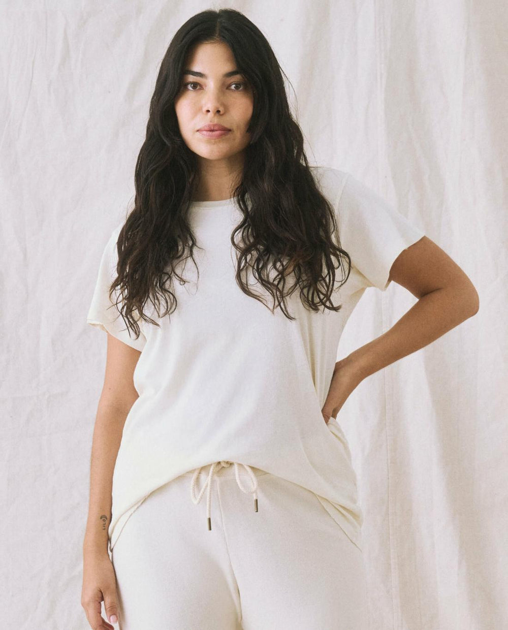 Tees | Women The Great. The Slim Tee. Washed White