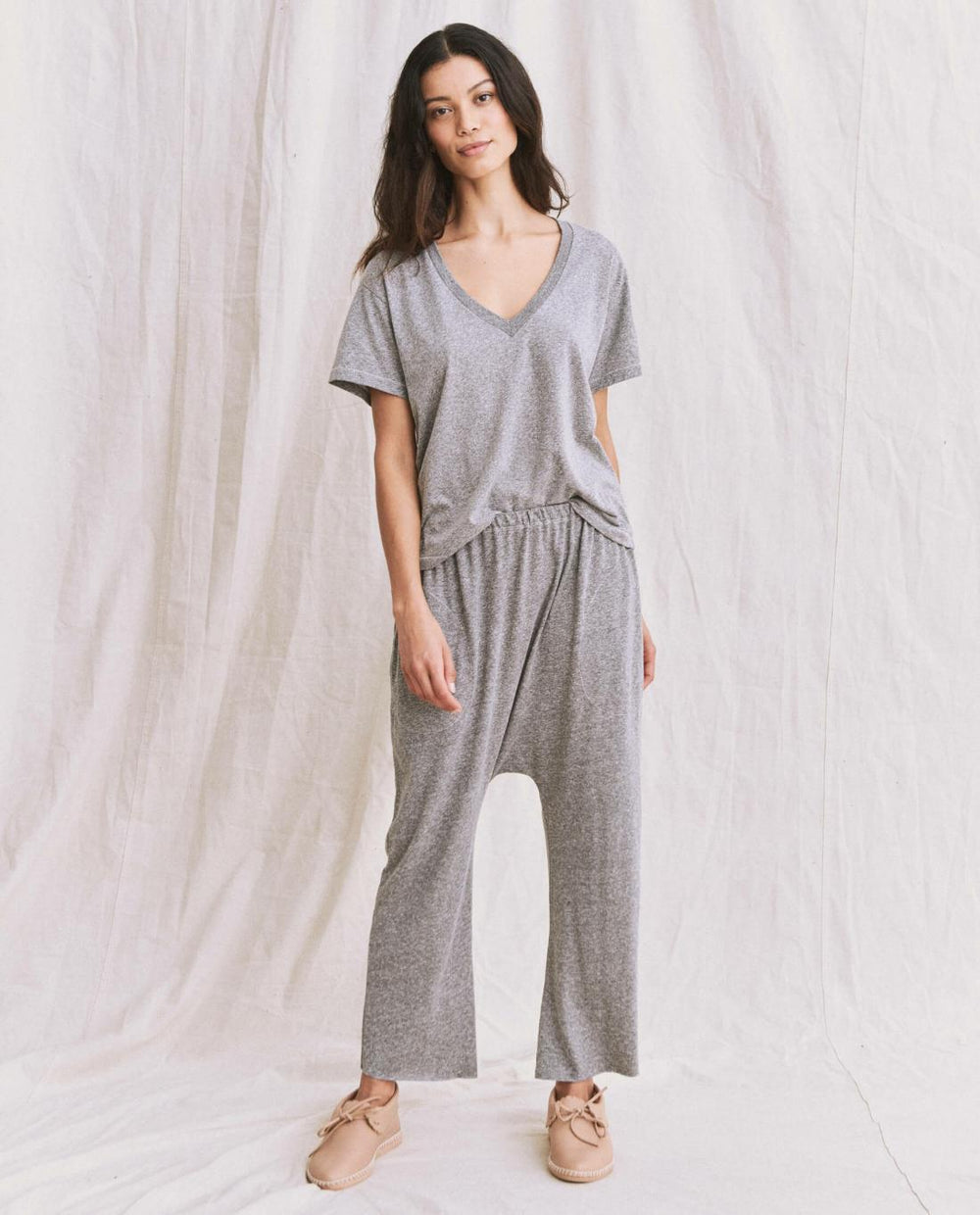 Tees | Women The Great. The V Heather Grey