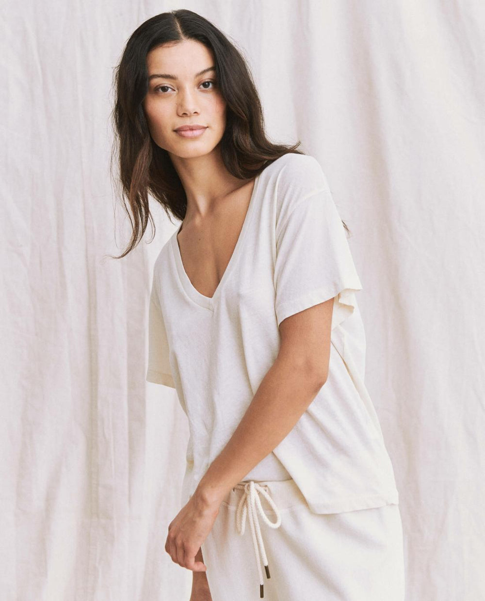 Tees | Women The Great. The V Washed White